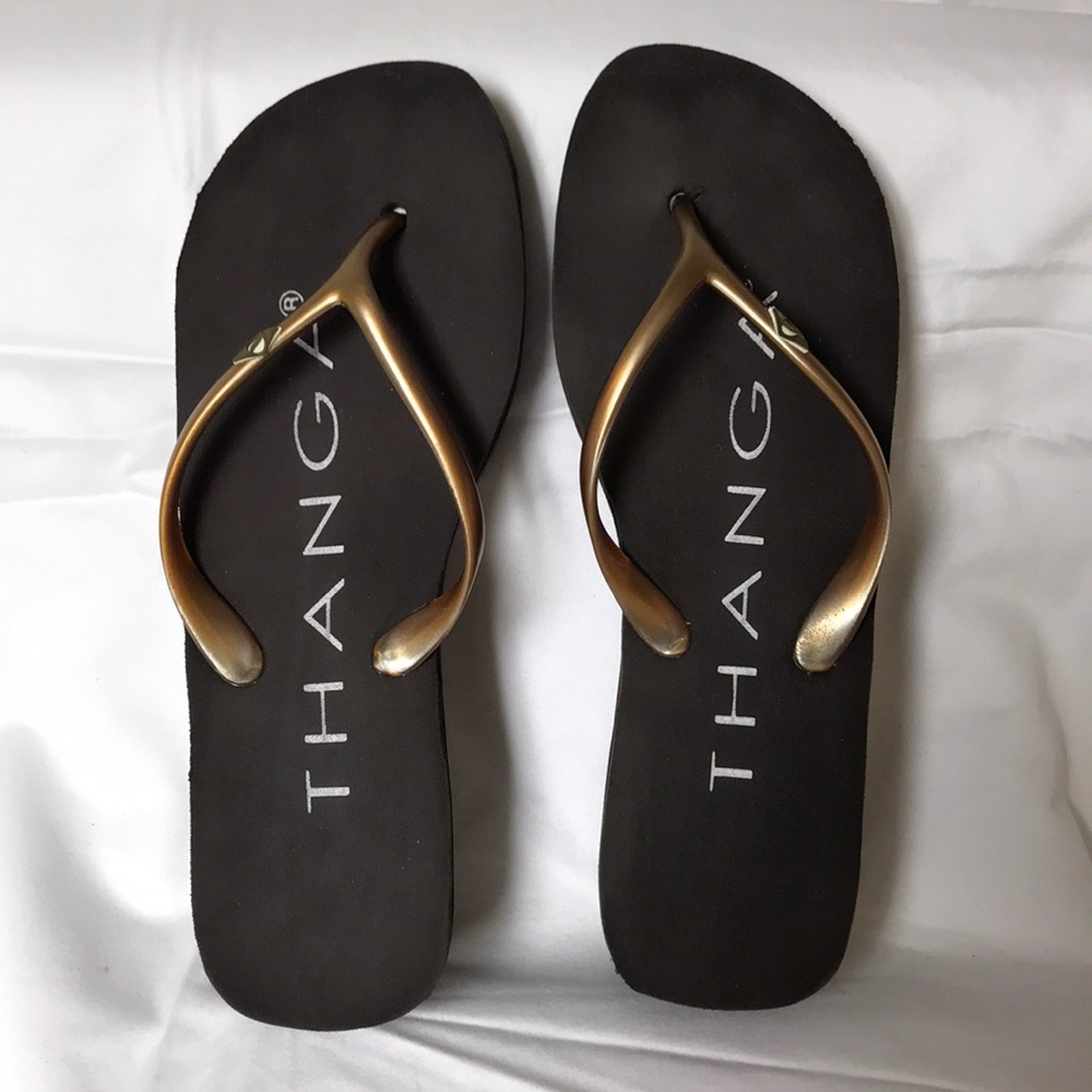 THANGA.  Size 8.  Women’s wedge flip-flops.